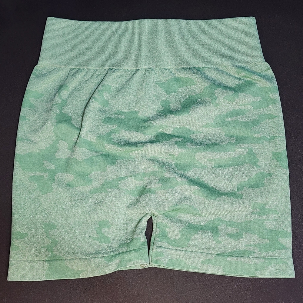 🛍️NWOT RAW GEAR CAMO BIKER SHORTS